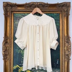 Anthropologie Moulinette Soeurs Colline Bibbed Button Down in cream. Size 12